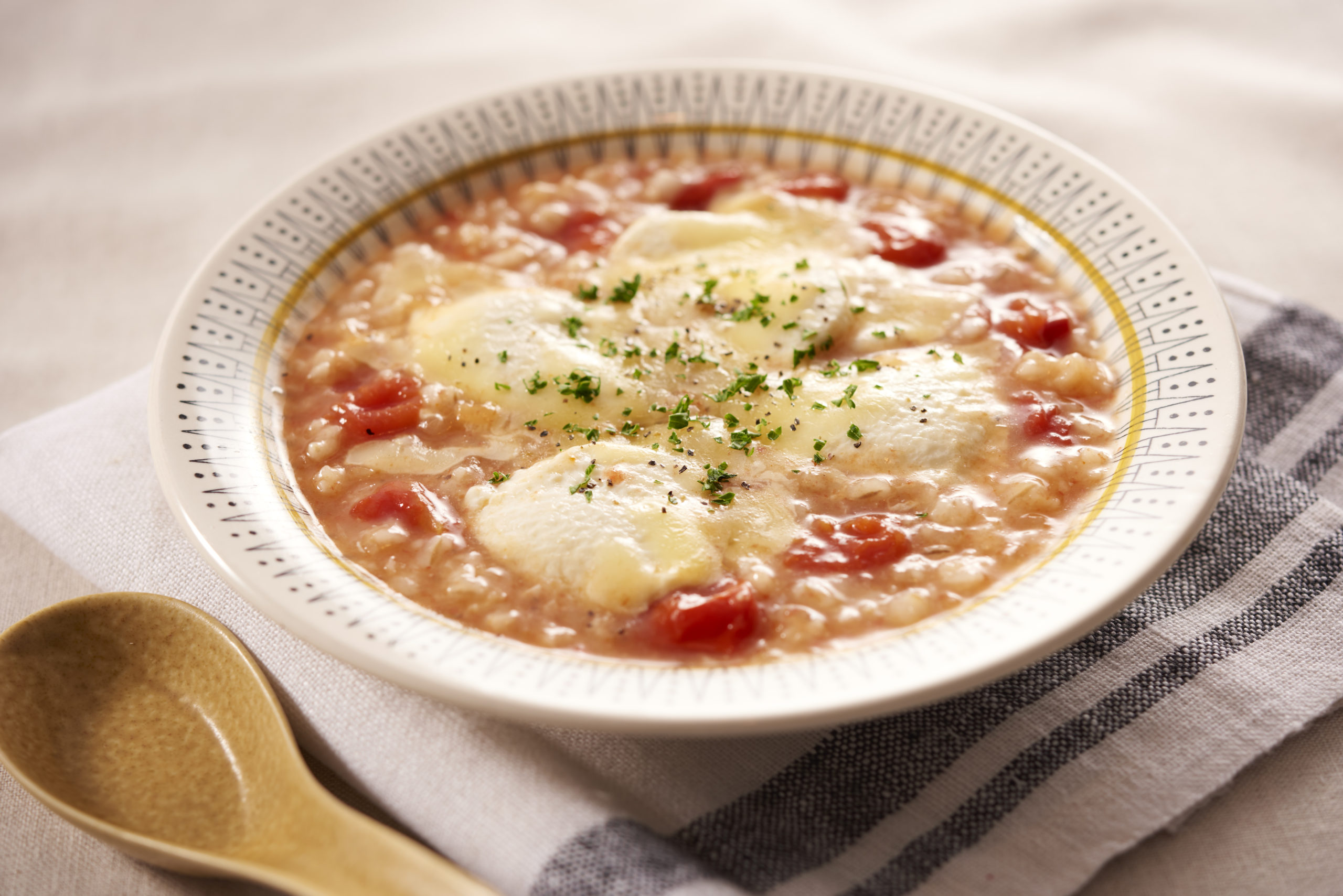 チーズとろーり 豆腐とトマトのおかゆ レシピ はくばく