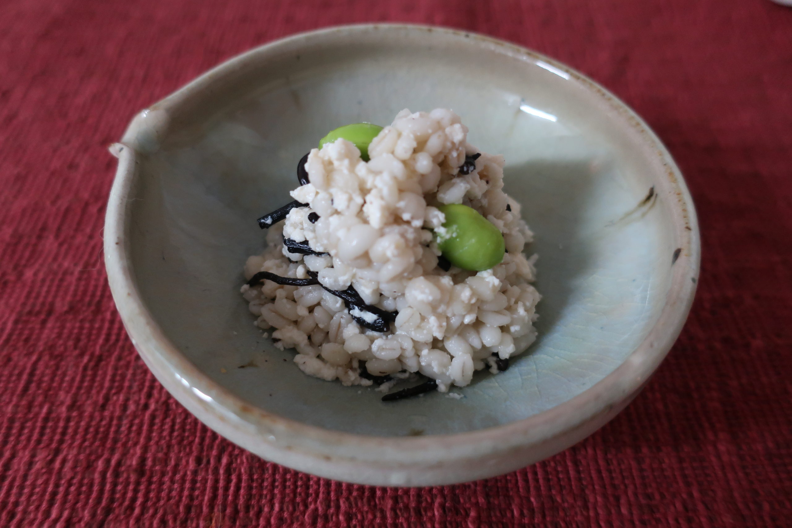 もち麦とひじきの白和え