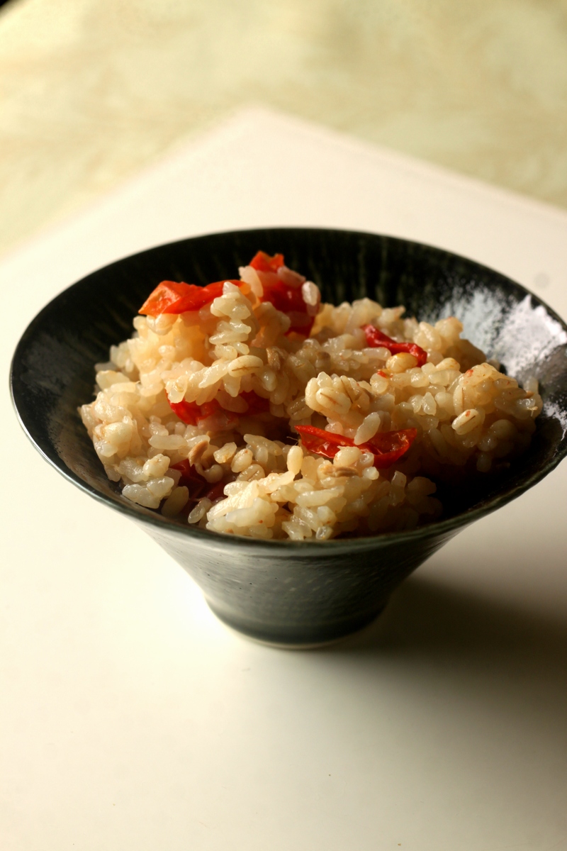 ツナとミニトマトの炊き込みご飯 レシピ はくばく ツナとミニトマトの炊き込みご飯 レシピ はくばく