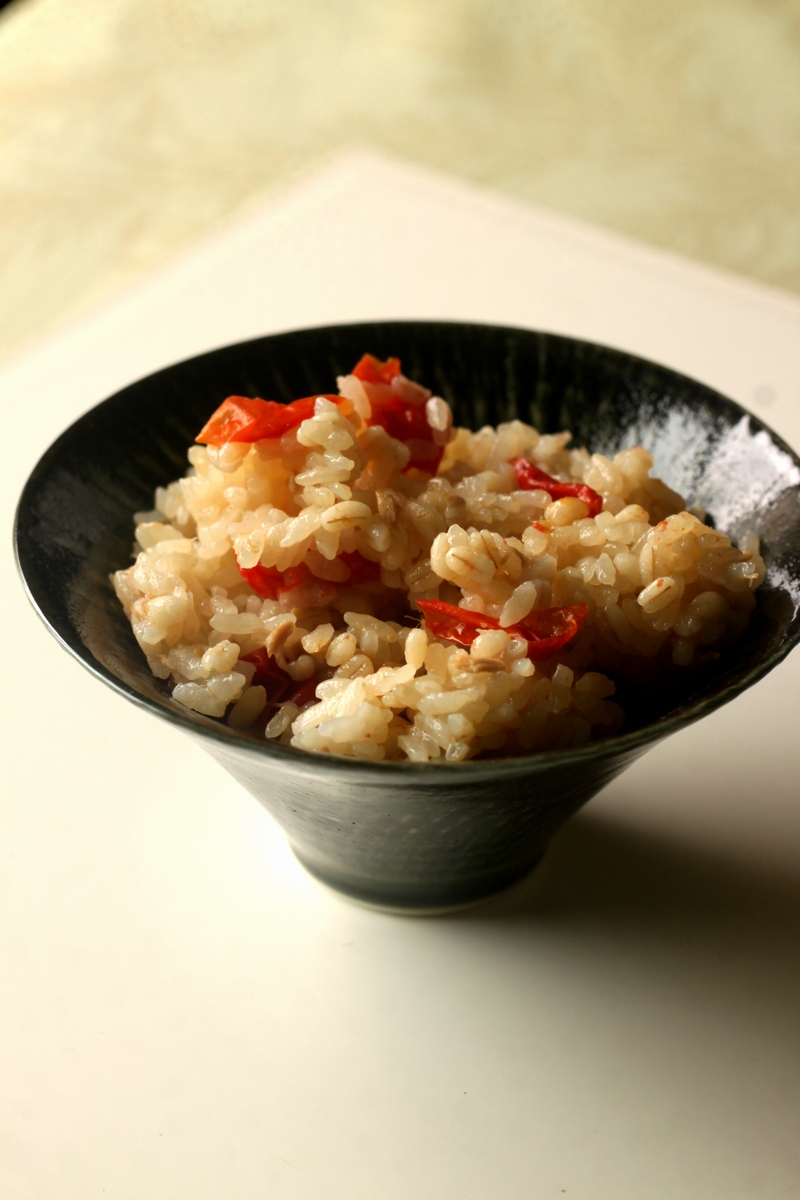 ツナとミニトマトの炊き込みご飯