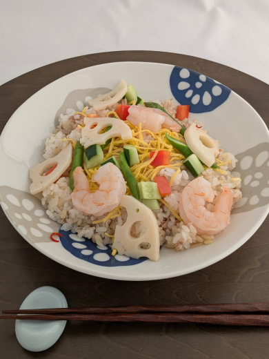 夏野菜の「バランス」もち麦チラシ寿司